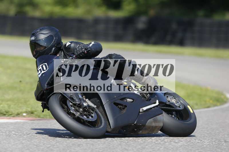 /44 09.08.2025 Plüss Moto Sport ADR/Freies Fahren/550